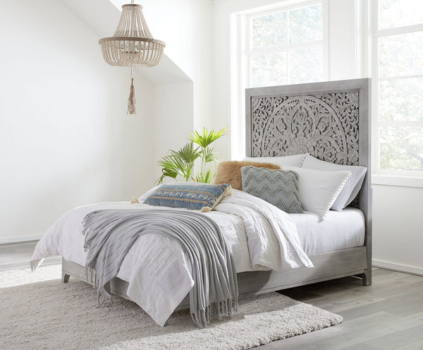 Coastal Chic Carved Platform Bed in Washed White alternate view