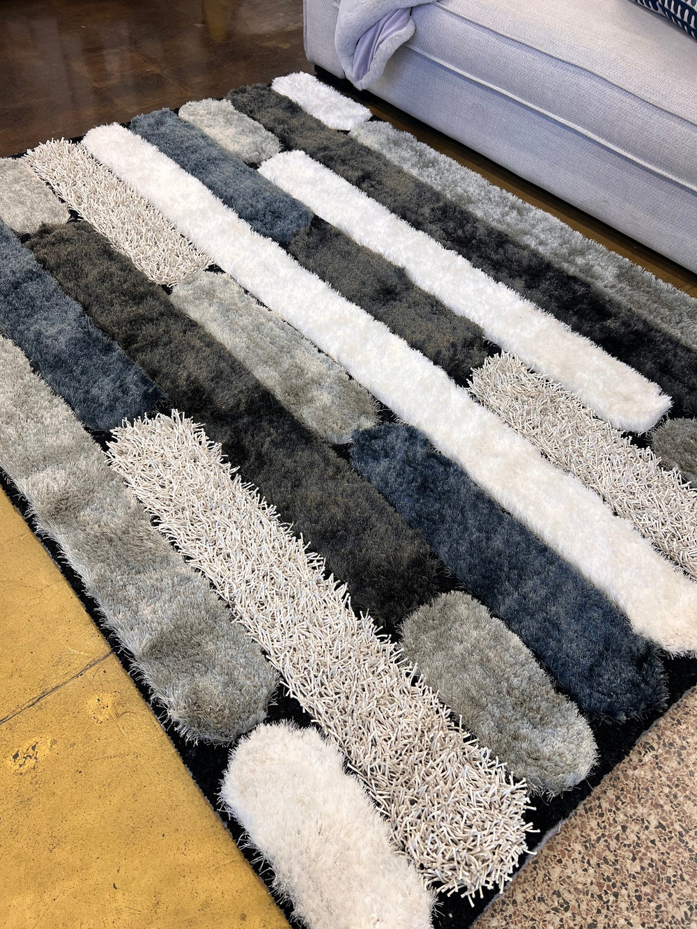 S.V.D. Design 76 Shag Area Rug