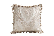 Majestic Traditional Loveseat