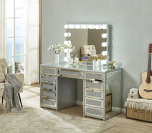 Stella crystal lighted vanity - Silver detail