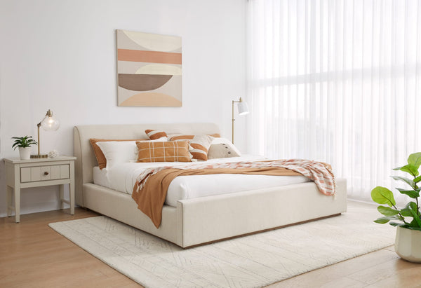 Louis Upholstered Platform Bed in Natural Linen alternate view