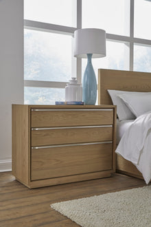 Onyx Coastal Modern Three Drawer USB-charging Nightstand in Bisque