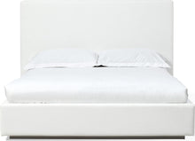 Onyx Upholstered Platform Bed in Pearl (2026)
